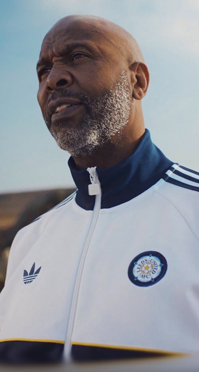 Classy Unreleased Leeds United Jacket Spotted During 26-27 Away Kit Launch