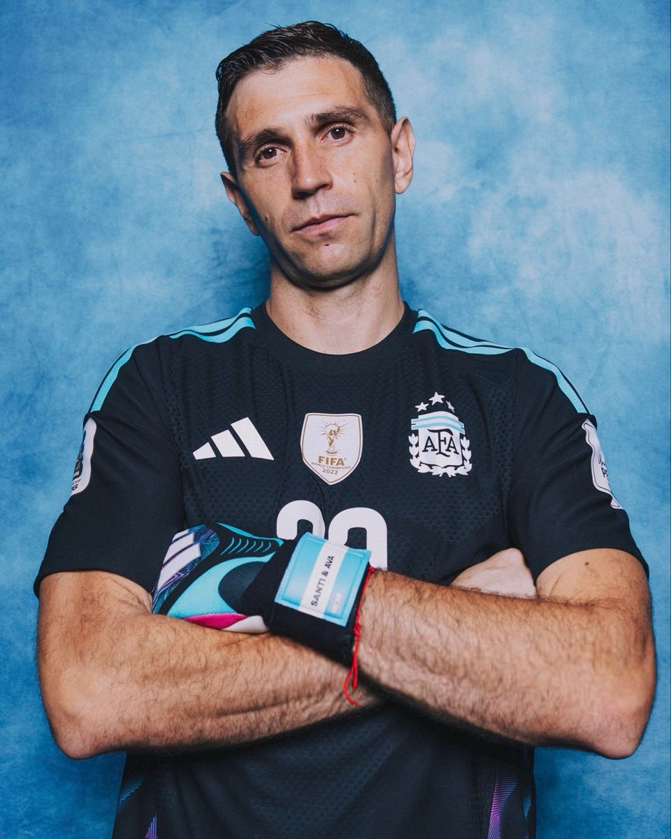 Emiliano Martinez to Wear Special Adidas Predator Gloves for 2026 World Cup
