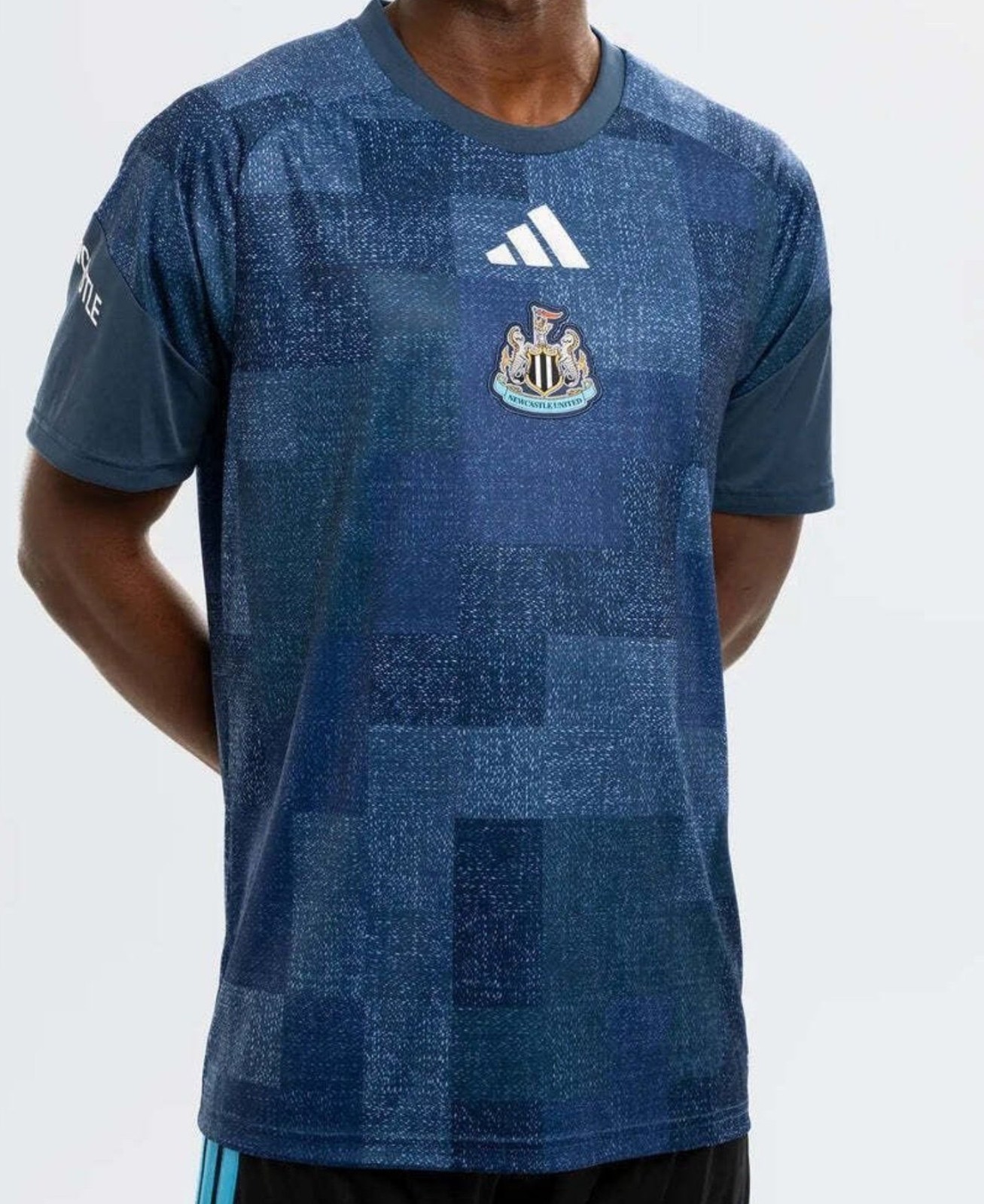 Fans Compare Newcastle 26-27 Pre-Match Shirt To Hotel Carpet