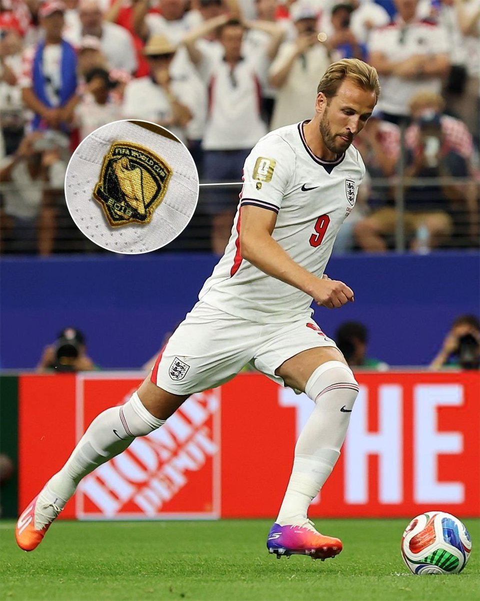 Harry Kane Wears World Cup 'Golden Boot' Winner Patch