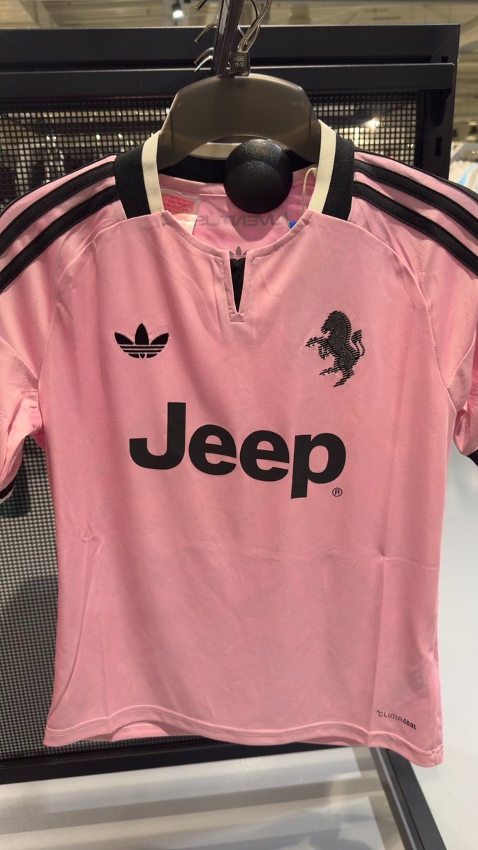 Unreleased Juventus 26-27 Away Kit Spotted in Store
